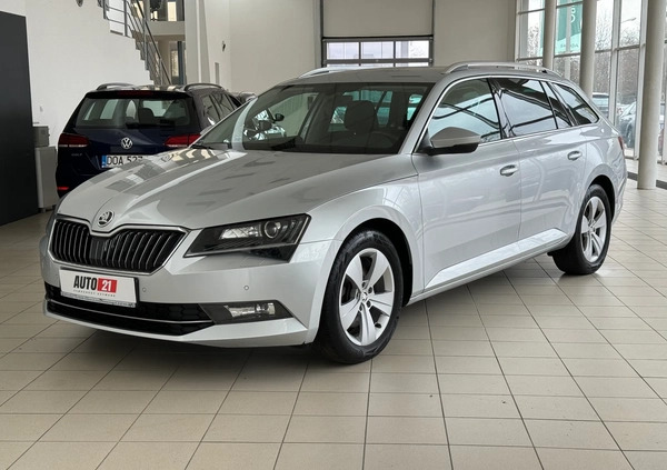 Skoda Superb cena 89900 przebieg: 112896, rok produkcji 2019 z Tykocin małe 667